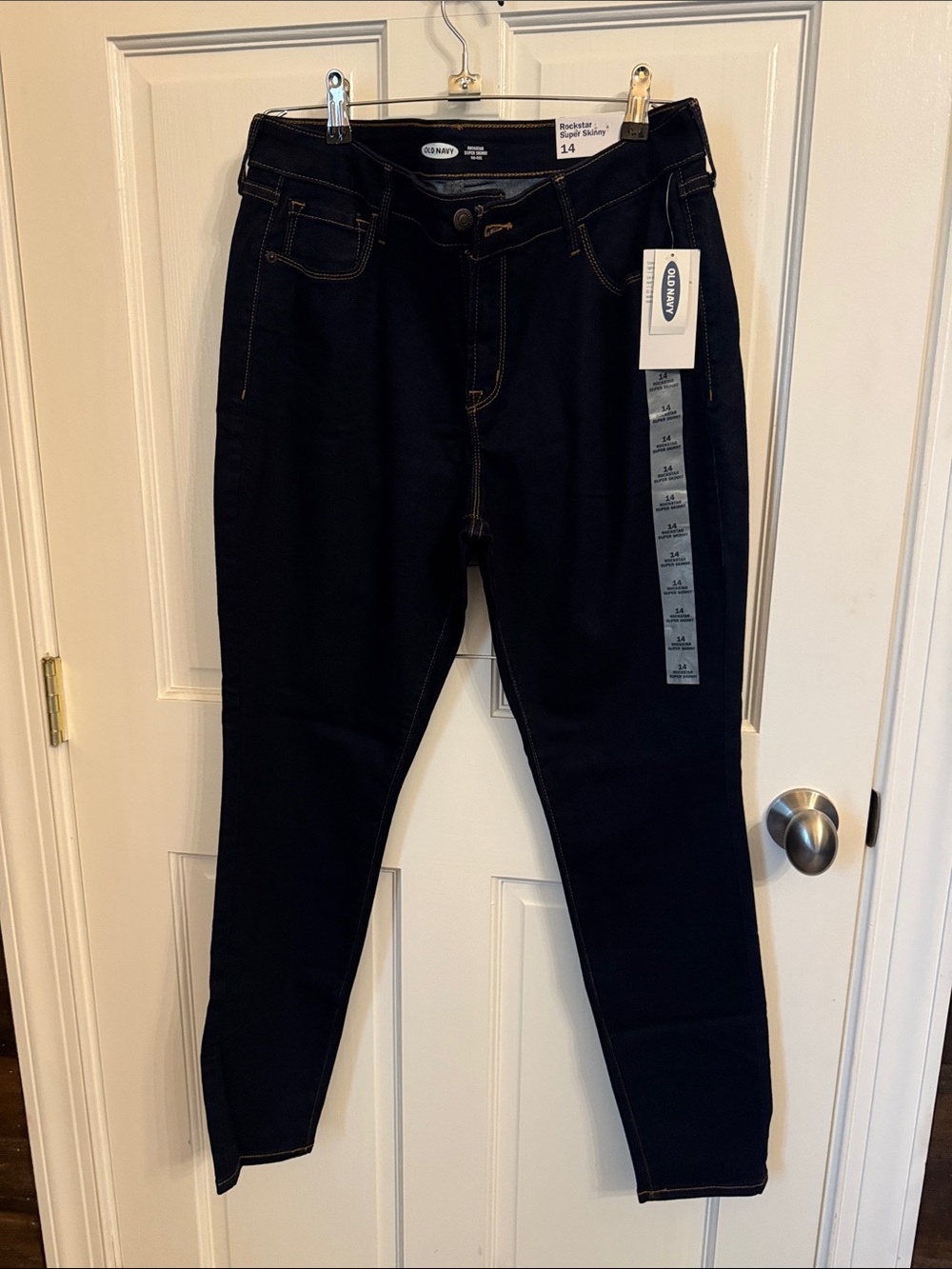 Old Navy Women’s Black Skinny Jeans with Contrast Stitching